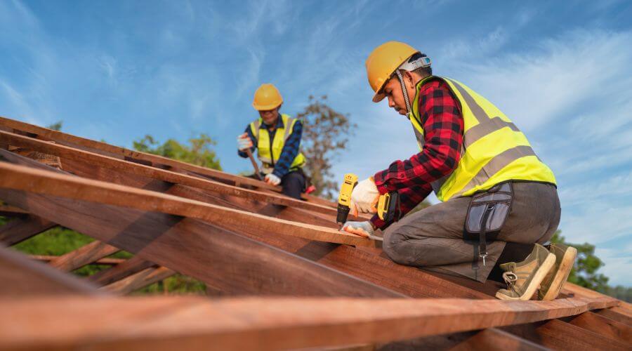 Expert Emergency Roof Repairs services in Middletown, IL